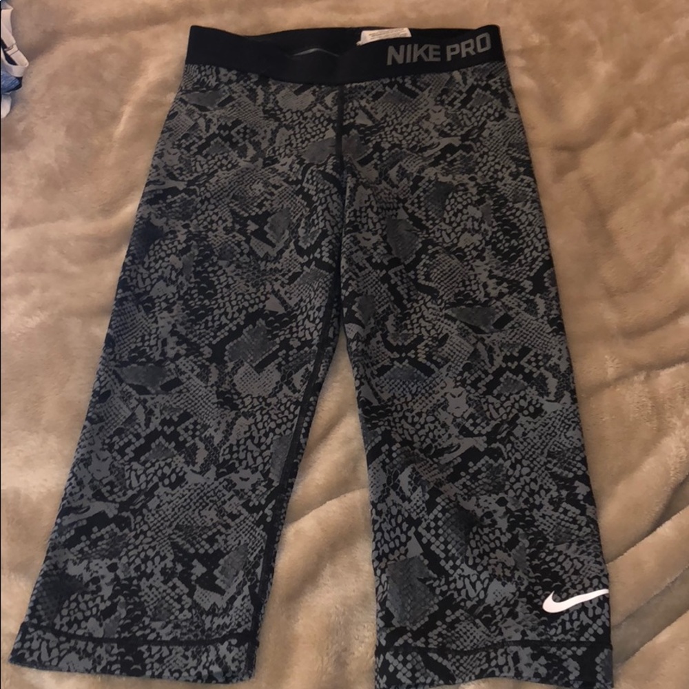 Nike Pro Capri leggings